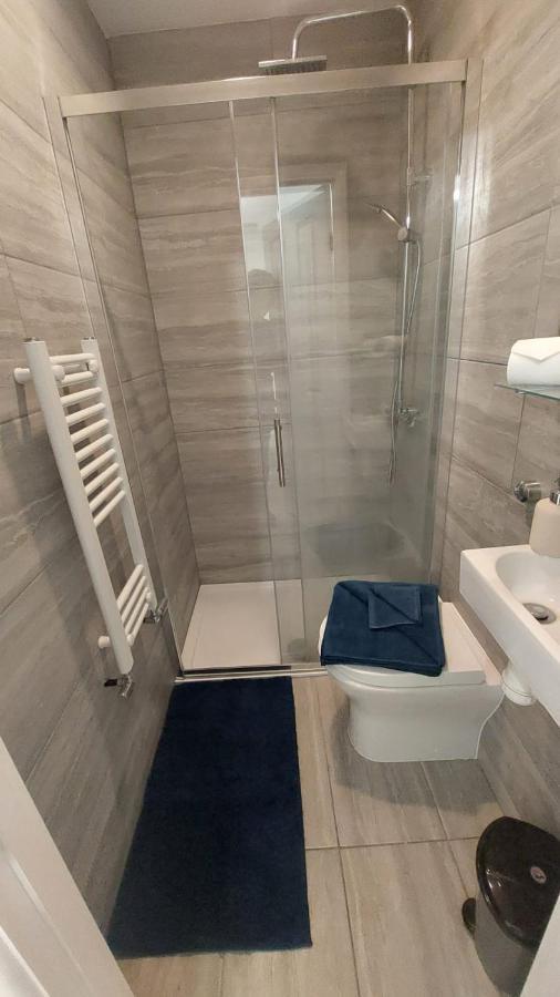 Double En-Suite Room Available In 3 Bed Apt Лондон Екстериор снимка